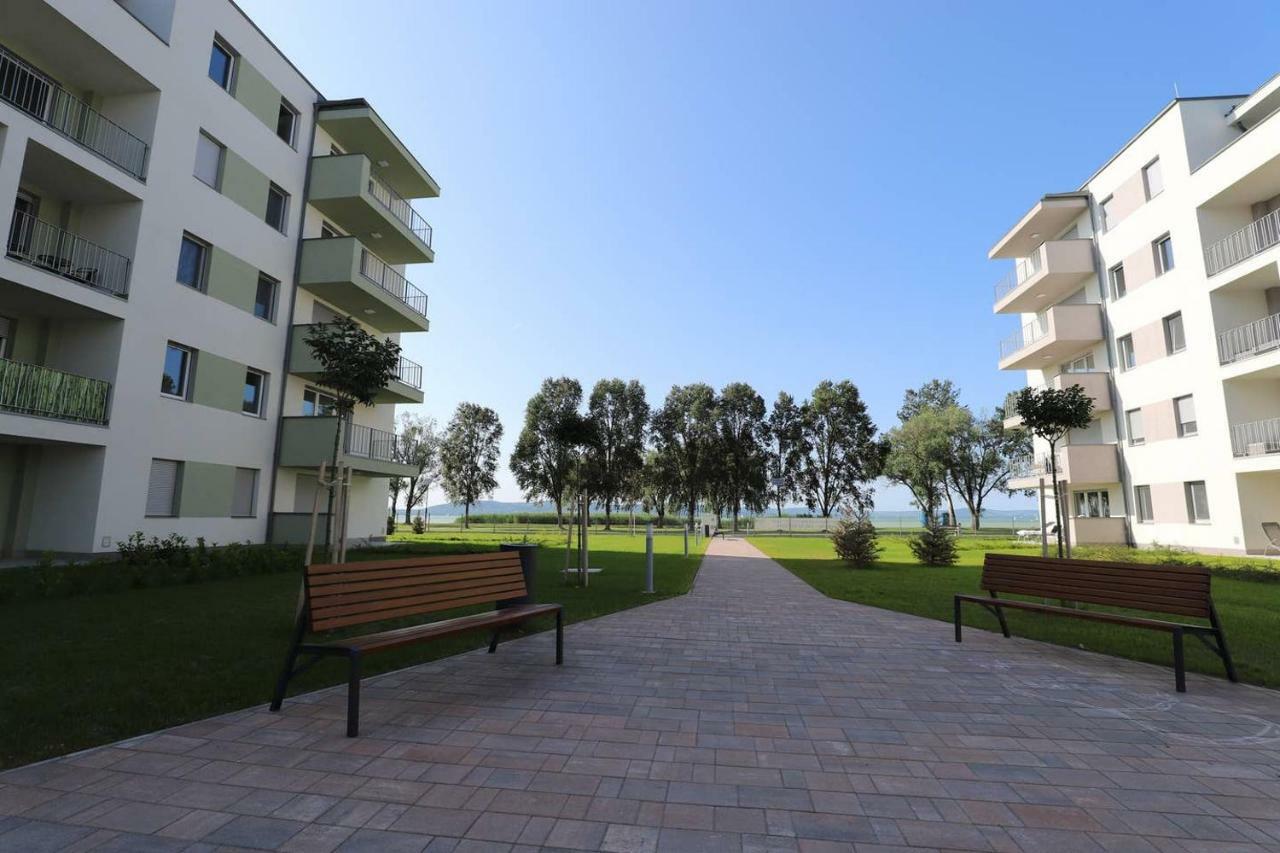 Silver Gray Appartment Balatonlelle Ngoại thất bức ảnh